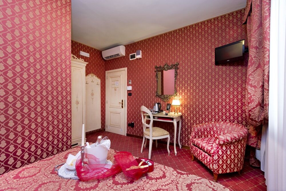 Mignon Venecia